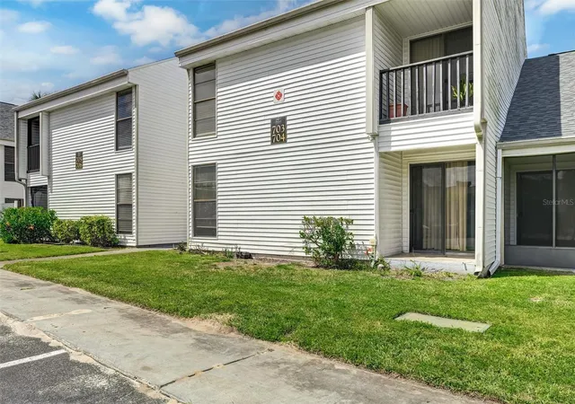 3rd image of 704 Hvn Pl, TARPON SPRINGS, FL 34689