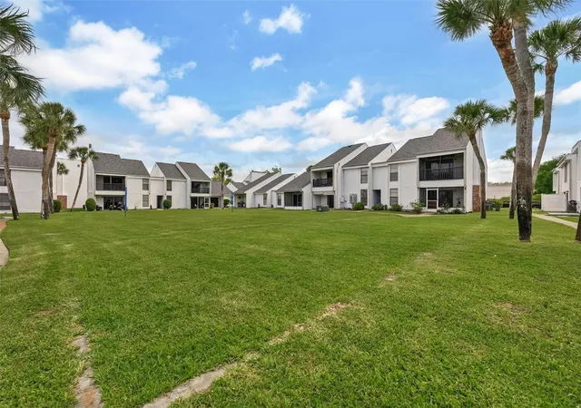 2nd image of 704 Hvn Pl, TARPON SPRINGS, FL 34689