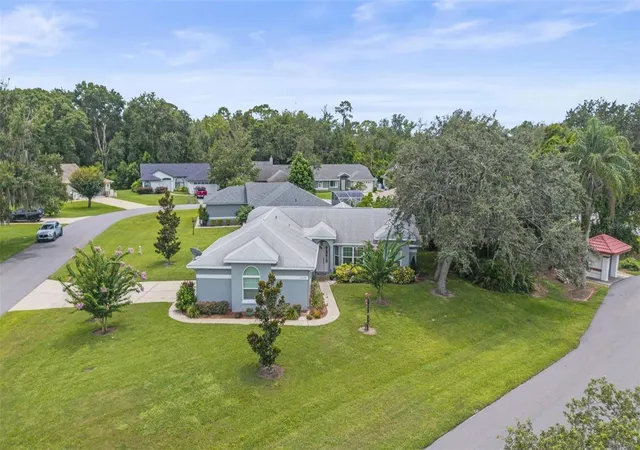 Photo 3 of Single family home for sale at 11218 Fountain Lake Blvd, Leesburg, FL 34788 | MLS# G5110917 | Listing updated on 2026-10-05
