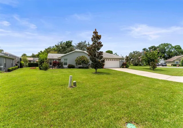 Photo 2 of Single family home for sale at 11218 Fountain Lake Blvd, Leesburg, FL 34788 | MLS# G5110917 | Listing updated on 2026-10-05