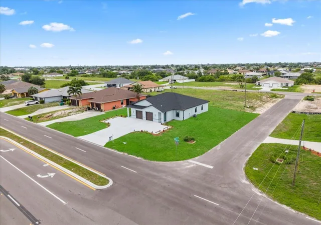 2nd image of 1024/1026 Diplomat Pkwy E, Cape Coral, FL 33909 | MLS# A4689698