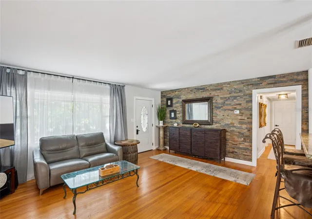 5th image of 804 Woodruff Ave, Clearwater, FL 33756 | MLS# TB8496772