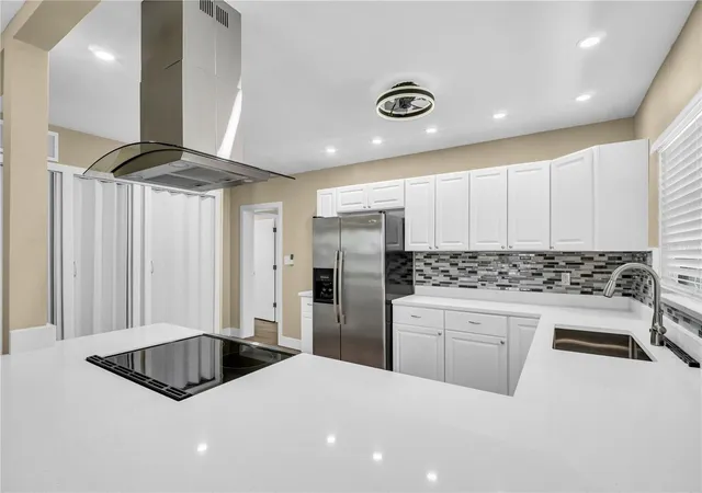 2nd image of 1001 Jasmine Wy, Clearwater, FL 33756 | MLS# TB8496784