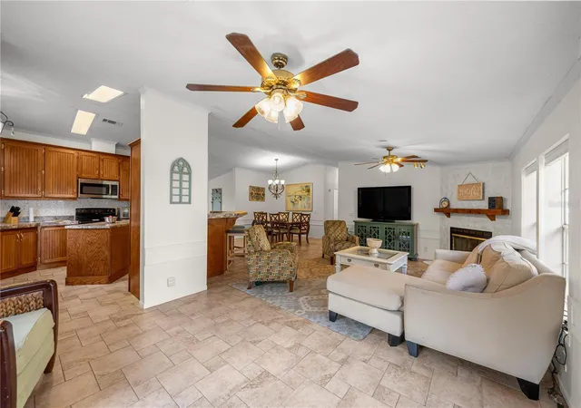 4th image of 18850 Se 12Th Ln, Williston, FL 32696 | MLS# OM722612