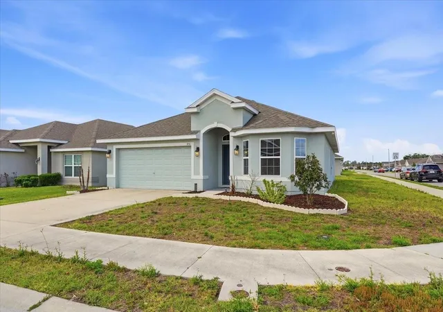 Photo 4 of Single family home for sale at 851 Vienna Dr, Winter Haven, FL 33884 | MLS# L4961034 | Listing updated on 2026-10-02