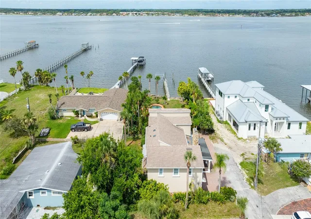 Photo 3 of Single family home for sale at 2904 S Peninsula Dr, Daytona Beach Shores, FL 32118 | MLS# O6398429 | Listing updated on 2026-04-24