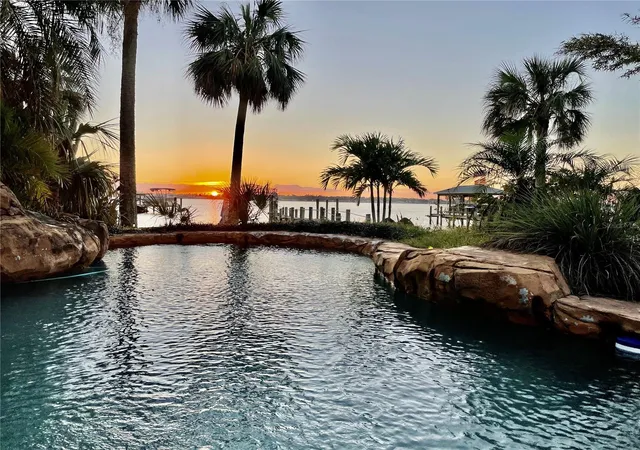 Photo 3 of Single family home for sale at 2904 S Peninsula Dr, Daytona Beach Shores, FL 32118 | MLS# O6398429 | Listing updated on 2026-04-24