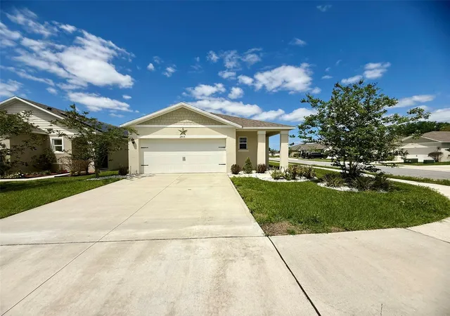 3rd image of 2415 Brassie Ct, Winter Haven, FL 33884 | MLS# P4938435
