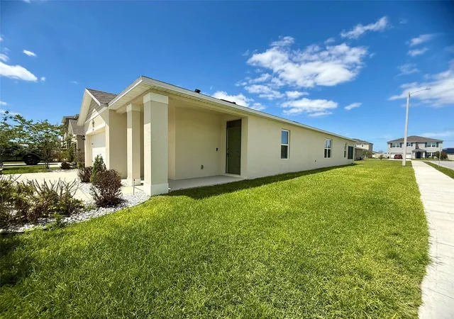4th image of 2415 Brassie Ct, Winter Haven, FL 33884 | MLS# P4938435
