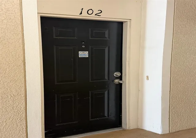 Photo 4 of Condo for sale at 6451 Old Park Ln #102, Orlando, FL 32835 | MLS# O6398451 | Listing updated on 2026-10-06