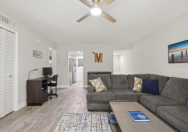 Listing Photo 5 - Condo for sale in building located at 1147 King Arthur Ct, Dunedin, FL 34698 - Unit #204