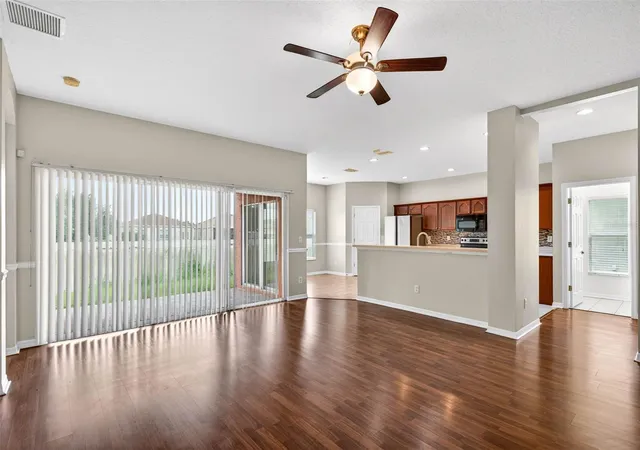 Photo 3 of Single family home for sale at 612 Marion Hl Ln, Ruskin, FL 33570 | MLS# TB8496851 | Listing updated on 2026-10-06