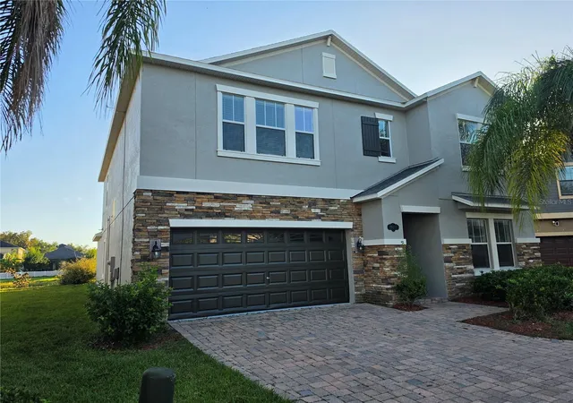 Photo 3 of Single family home for sale at 19417 Paddock View Dr, Tampa, FL 33647 | MLS# TB8496889 | Listing updated on 2026-10-05