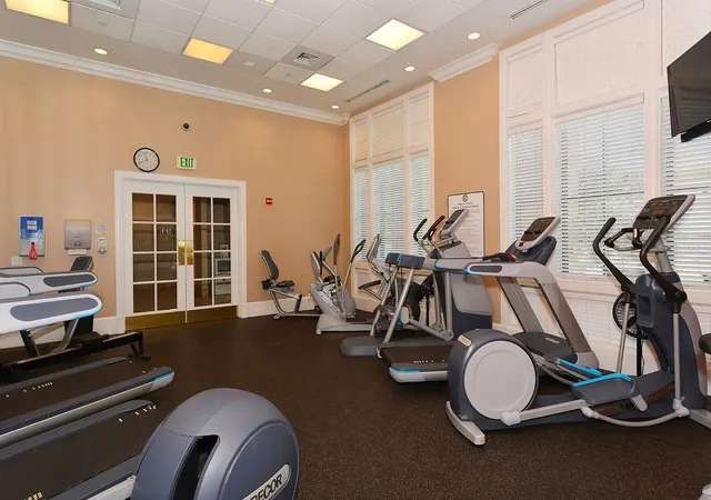2nd image of 750 N Tamiami Trl, SARASOTA, FL 34236
