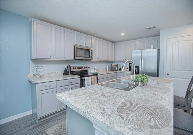 Photo 4 of Single family home for sale at 214 Linda Ln, Auburndale, FL 33823 | MLS# O6398499 | Listing updated on 2026-09-22