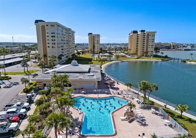 Photo 2 of Condo for sale at 4775 Cove Cir #103, St Petersburg, FL 33708 | MLS# O6398514 | Listing updated on 2026-10-12