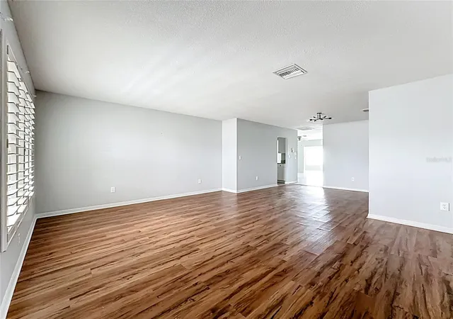 3rd image of 1618 Bentwood Dr, Sun City Center, FL 33573 | MLS# L4961051