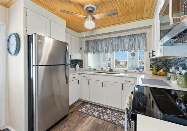 Photo 3 of Manufactured home for sale at 1451 Blue Heron Dr, Englewood, FL 34224 | MLS# D6147017 | Listing updated on 2026-08-24