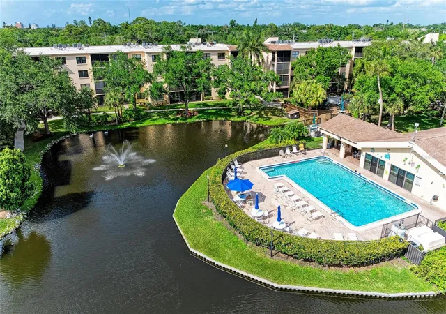 Photo 2 of Condo for sale at 625 30th Avenue W #G203, Bradenton, FL 34205 | MLS# A4689781 | Listing updated on 2026-07-30