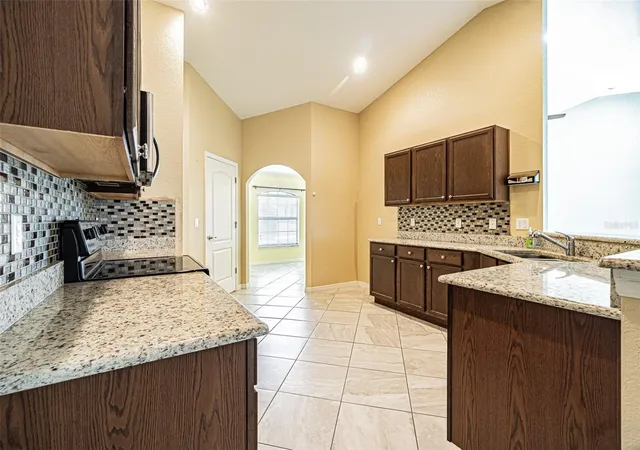 5th image of 1311 Evergreen Park Cir, Lakeland, FL 33813 | MLS# TB8496948