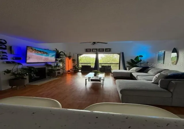 5th image of 355 Lakepointe Dr #304, Altamonte Springs, FL 32701 | MLS# O6398545