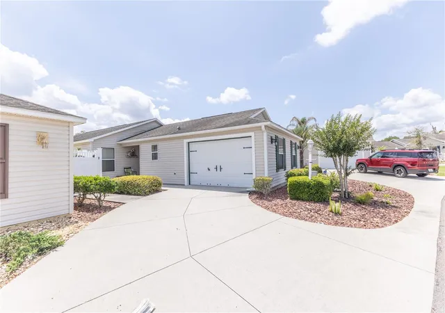 Photo 3 of Single family home for sale at 2306 Nackman Pl, The Villages, FL 32162 | MLS# G5110942 | Listing updated on 2026-09-22