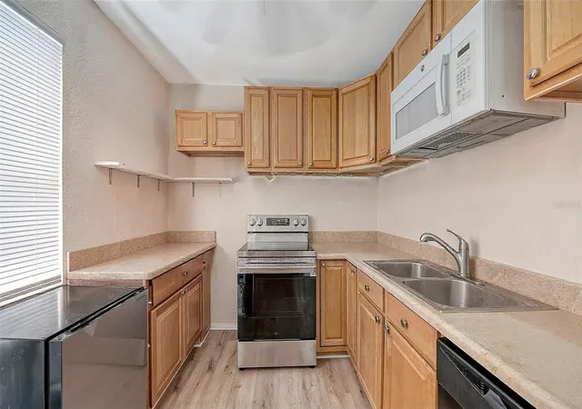 4th image of 420 Kumquat Ct, Sarasota, FL 34236 | MLS# A4689791