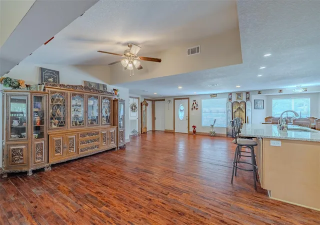 5th image of 18853 Tracer Dr, Lutz, FL 33549 | MLS# TB8496978