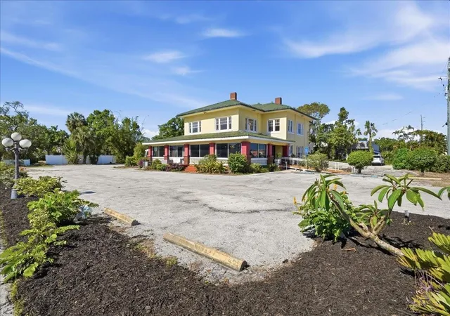 2nd image of 337 8th Ave W, Palmetto, FL 34221 | MLS# A4689794