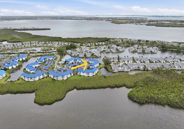 Condo for sale at 972 Sandpiper Cir #972, BRADENTON, FL 34209 | MLS# A4689807