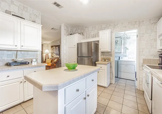 Photo 3 of Manufactured home for sale at 37627 Lorena Ave, Zephyrhills, FL 33541 | MLS# TB8497011 | Listing updated on 2026-08-03