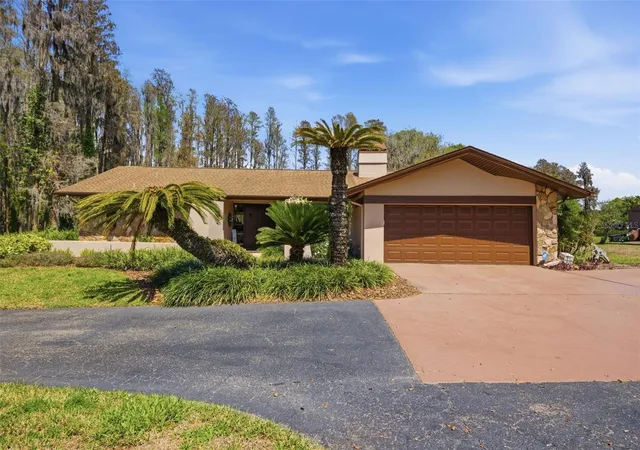 2nd image of 820 Newberger Rd, Lutz, FL 33549 | MLS# TB8497037