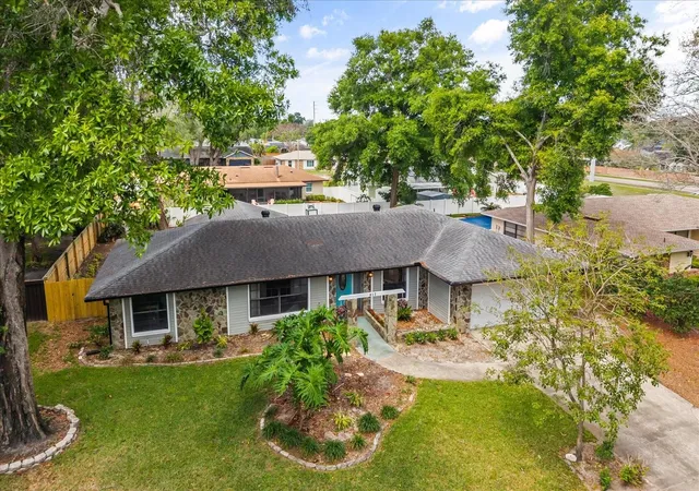 3rd image of 817 E Harbour Ct, Ocoee, FL 34761 | MLS# O6398623