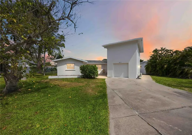 3rd image of 917 Church St, Venice, FL 34285 | MLS# D6147025