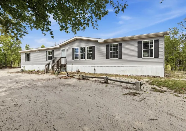Homes for sale in High Springs, FL | 2640 Ne 74th Ave, High Springs, FL 32643 | MLS# GC539395