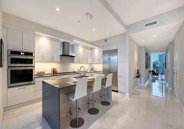4th image of 1155 N Gulfstream Ave #401, Sarasota, FL 34236 | MLS# A4689843