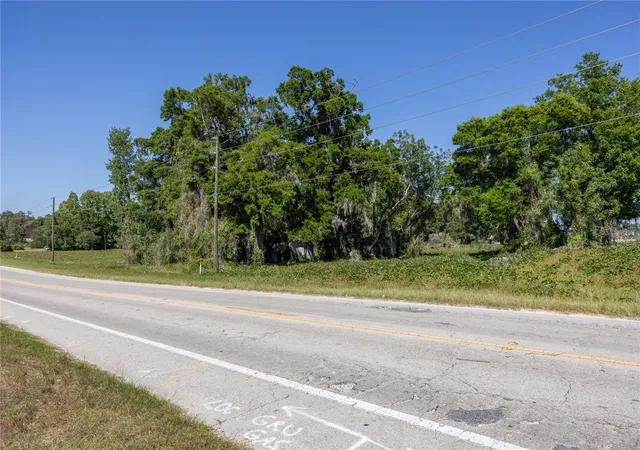 Photo 2 of Manufactured home for sale at 15611 NW 173rd Street, Alachua, FL 32615 | MLS# GC539399 | Listing updated on 2026-09-07
