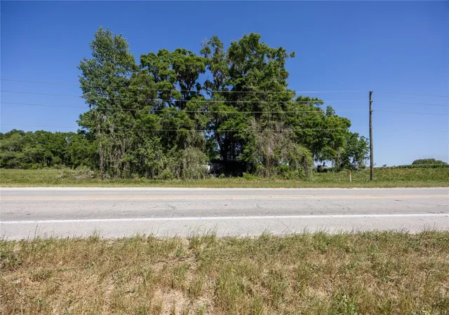 Photo 3 of Manufactured home for sale at 15611 NW 173rd Street, Alachua, FL 32615 | MLS# GC539399 | Listing updated on 2026-09-07