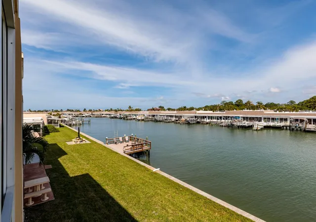 Photo 4 of Condo for sale at 1 S Boca Ciega Point Blvd #204, St Petersburg, FL 33708 | MLS# TB8497127 | Listing updated on 2026-08-13