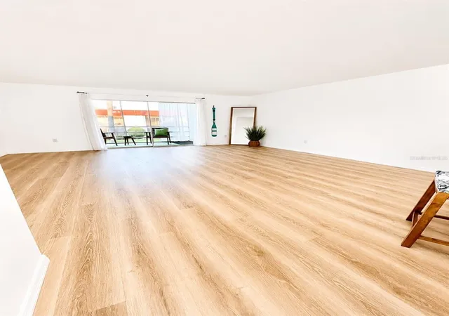 Listing Photo 5 - Condo for sale in building located at 3504 Beneva Rd, Sarasota, FL 34232 - Unit #206