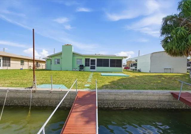 Homes for sale in Hernando Beach, FL | 4069 Gulfview Dr, Hernando Beach, FL 34607 | MLS# W7884796