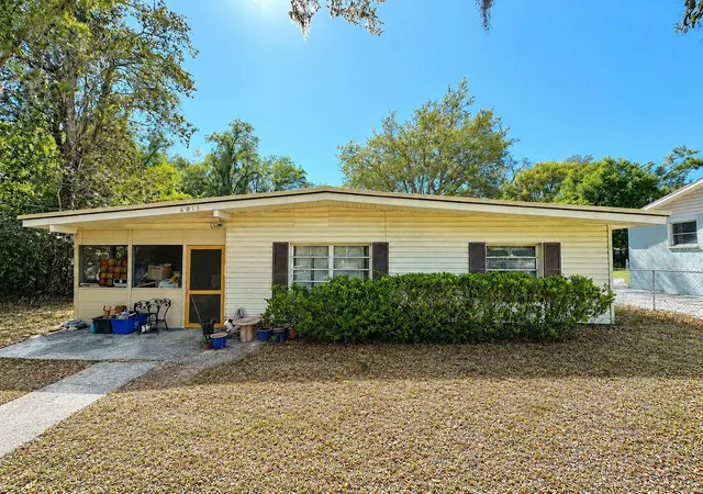 Homes for sale in Dade City, FL | 6013 Idle A While Cir, Dade City, FL 33523 | MLS# G5110963