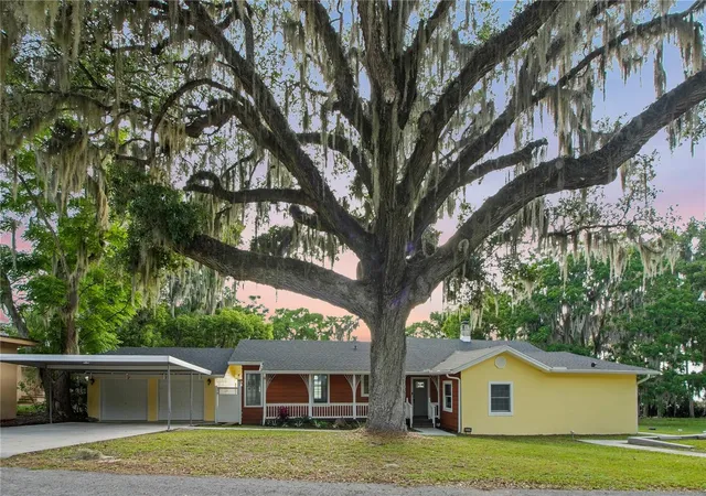 1st image of 30437 Orange Dr, Leesburg, FL 34748 | MLS# G5110964