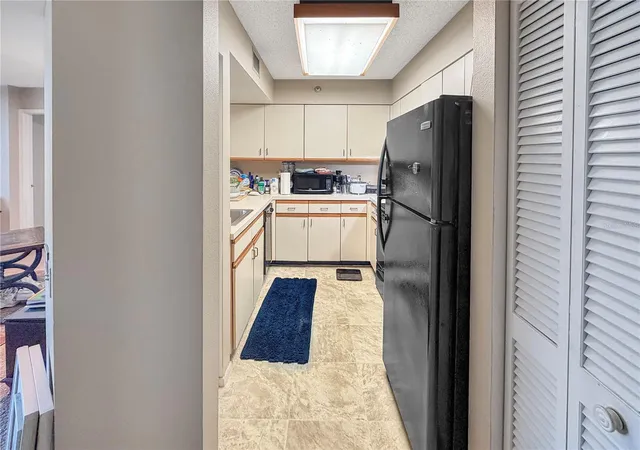 4th image of 2333 Feather Sound Dr #C507, Clearwater, FL 33762 | MLS# TB8497184