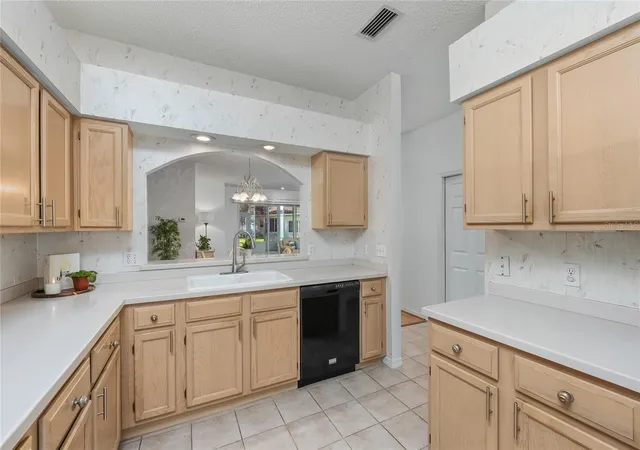 4th image of 3511 Tealwood Cir, Palm Harbor, FL 34685 | MLS# TB8497190