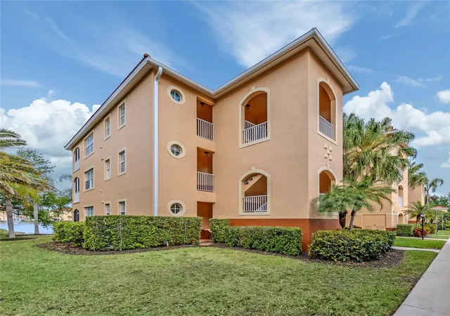 1st image of 121 N Auburn Rd #11, Venice, FL 34292 | MLS# N6143896