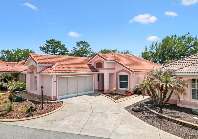 Homes for sale in Lady Lake, FL | 1314 Santa Rosa Ct, Lady Lake, FL 32159 | MLS# G5110972