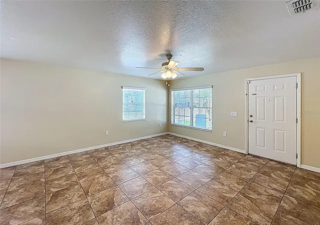 3rd image of 838 N Iowa Ave, Lakeland, FL 33801 | MLS# S5147748