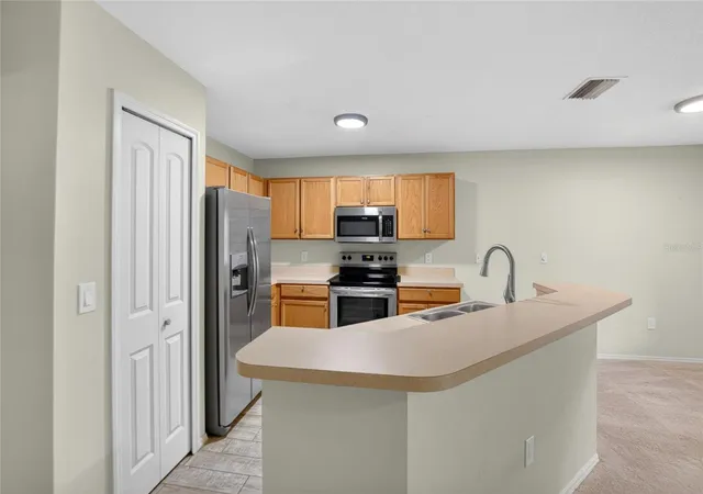 5th image of 2605 Oleander Lakes Dr, Brandon, FL 33511 | MLS# TB8497300