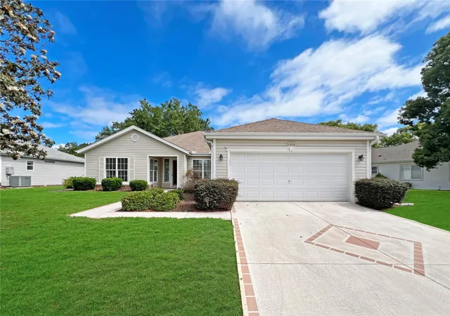 1st image of 13150 Se 93rd Cir, Summerfield, FL 34491 | MLS# OM722715